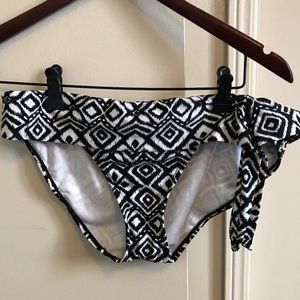 💜 2/15 💜- Old navy bathing suit bottoms